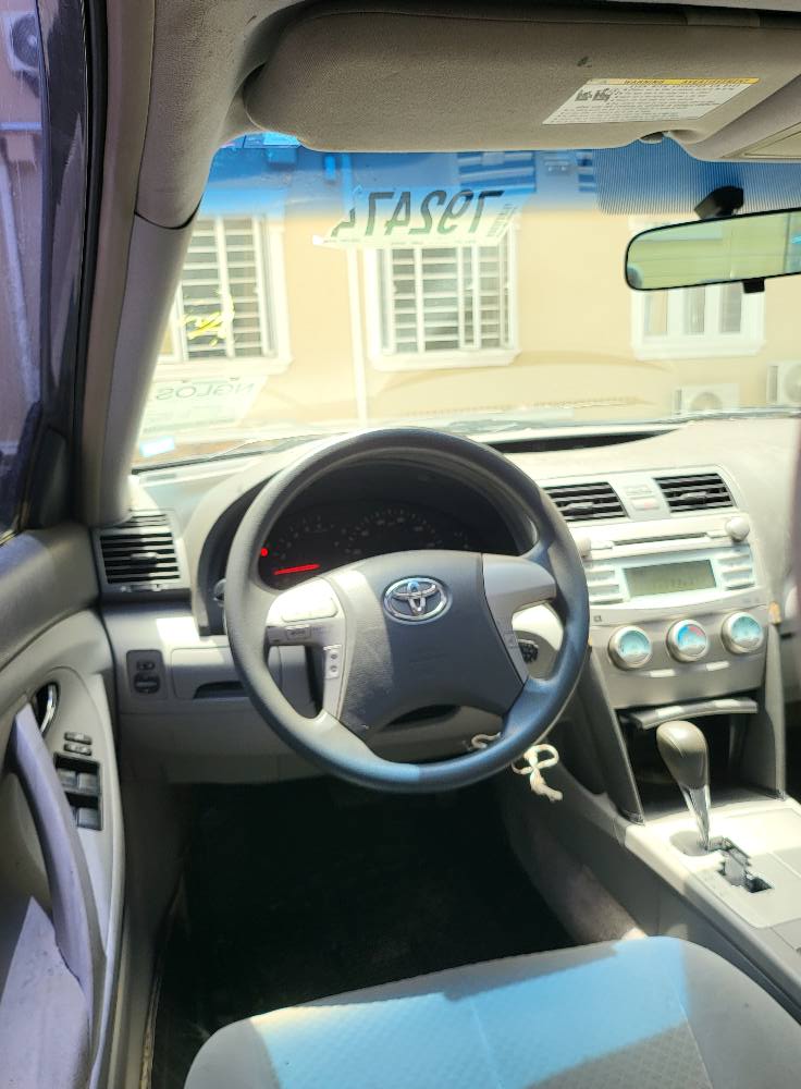 A picture of 2009 Foreign used Toyota Camry Le.