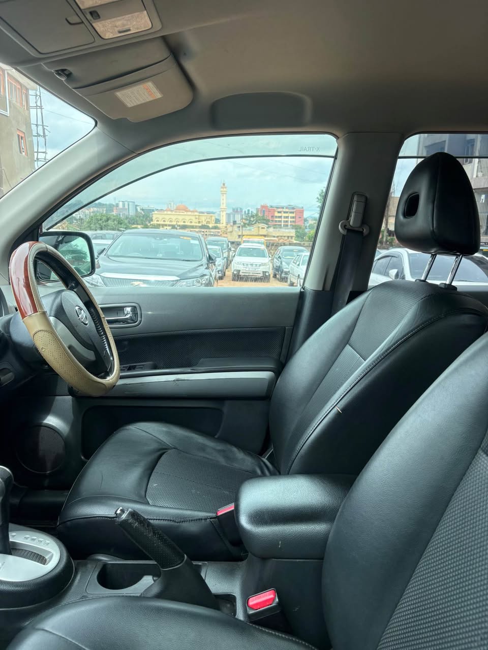 A picture of Nissan Xtrail For Sale 27M 0705176582