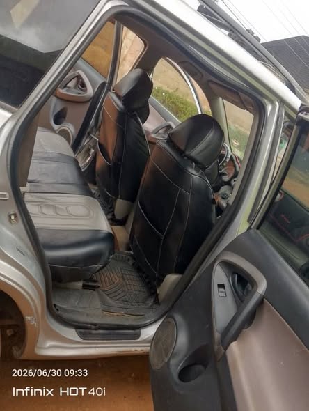 A picture of Toyota RAV4 2008 model