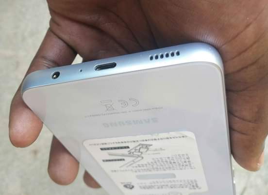 A picture of Samsung galaxy a05 64gb Tsh s 155 000 Tu