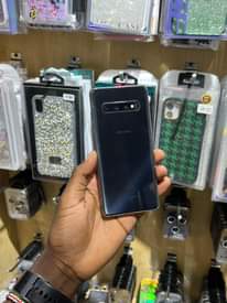 A picture of Samsung s10