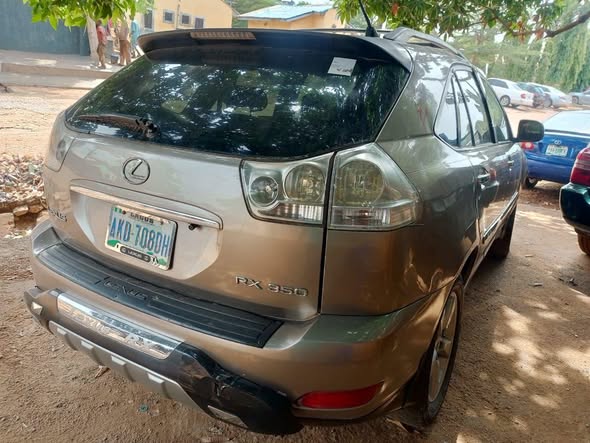 A picture of LEXUS RX350
