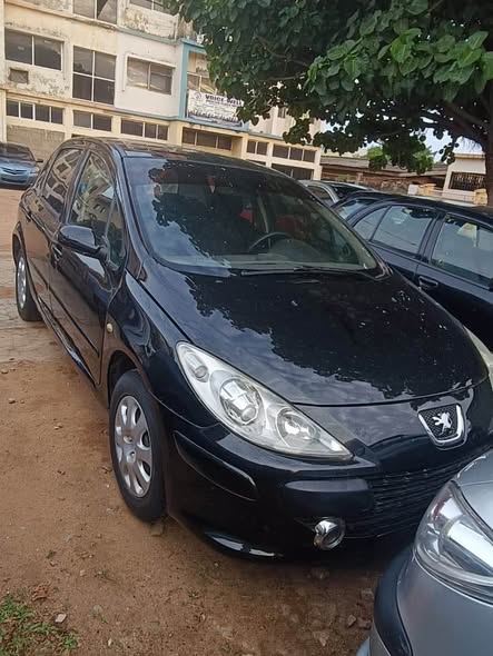 A picture of Peugeot 307 Manual Drive