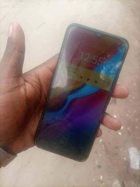 A picture of Infinix hot 8 lite