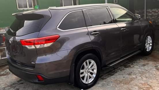 A picture of 2015 Toyota Highlander A year used 2022 entry Toks standard