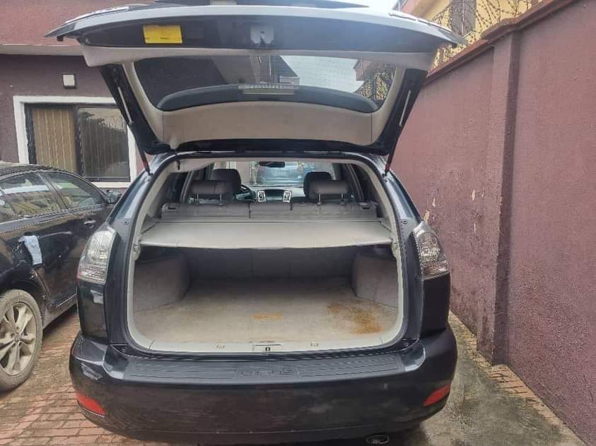 A picture of Direct tokunbo Lexus Rx 350 Clean interior and exterior Everything