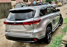 A picture of Registered Highlander Year 2015 Upgraded to 2018 ustom uty ntact