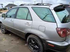 A picture of SUPER CLEAN LEXUS RX300 Perfect engine Perfect gear selection AC