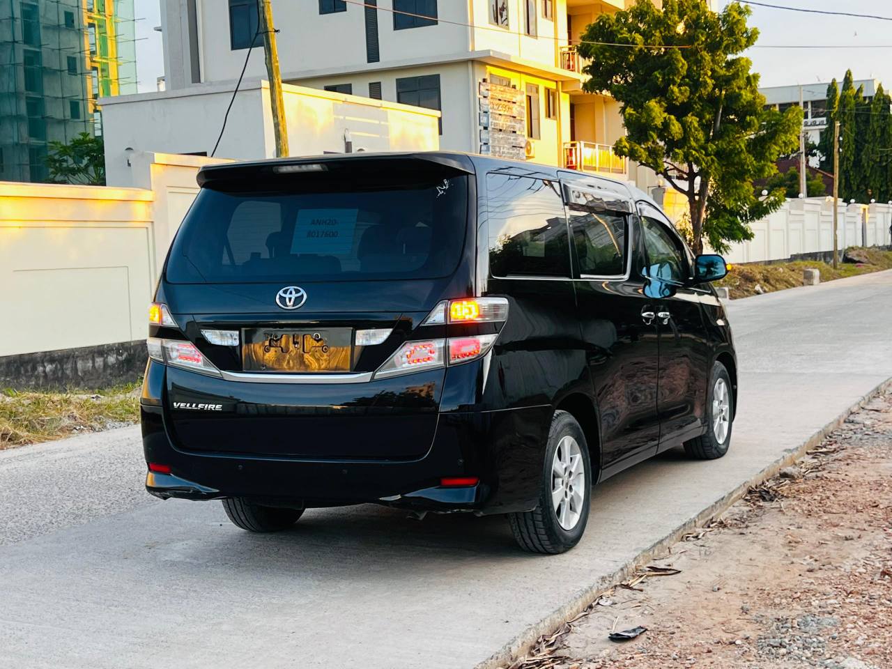 A picture of Toyota vellfire