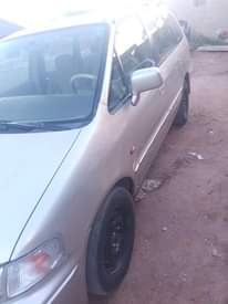 A picture of Honda Odyssey Shuttle 1999
