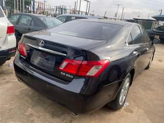 A picture of Foreign used ES 350 Blue 2007 model price 7 8m