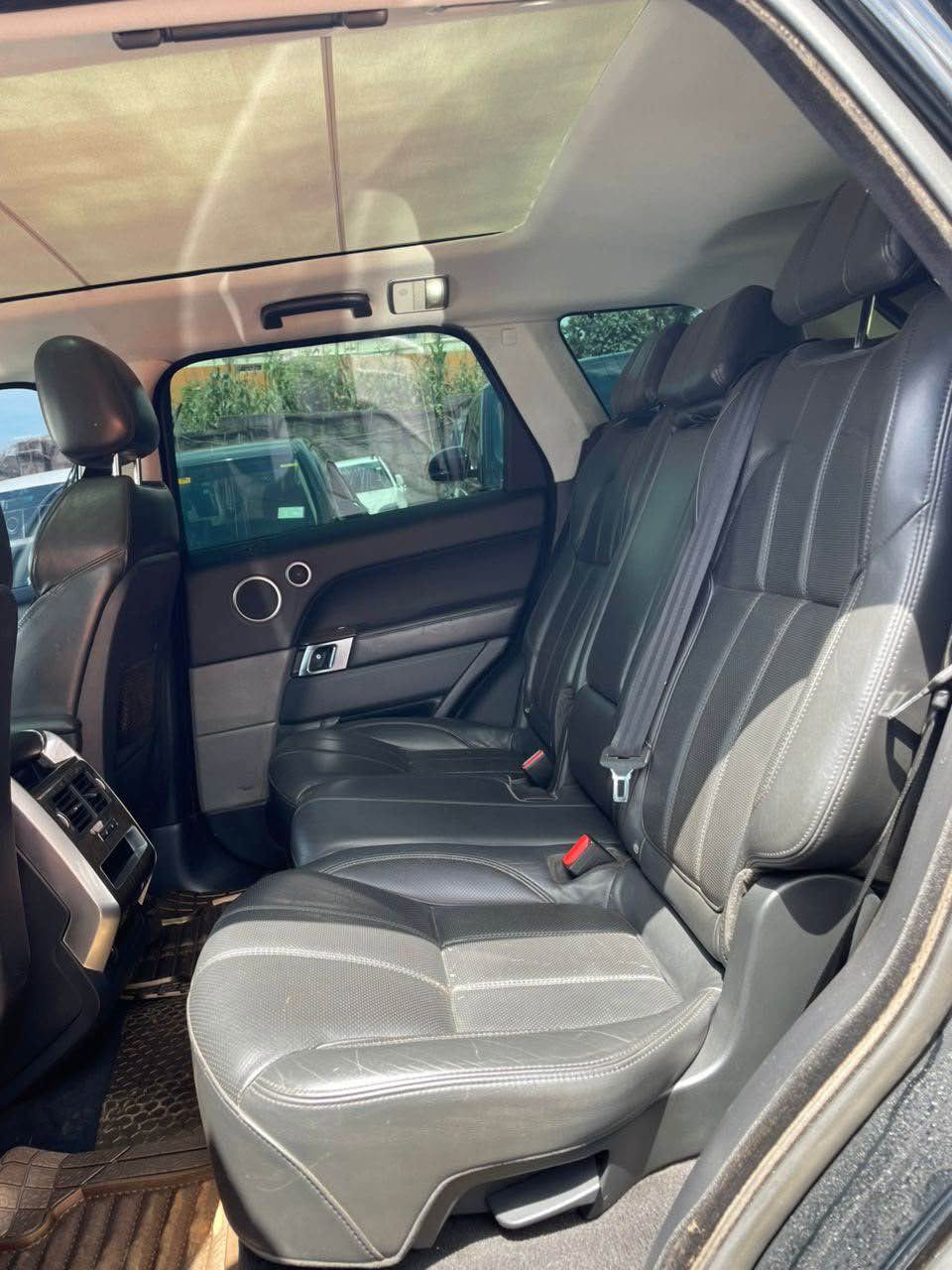 A picture of RANGE ROVER SPORT