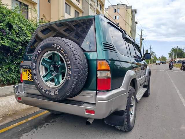 A picture of Toyota prado Tx