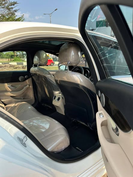 A picture of Belgium standard neatly used 2015 model MBenz c400 in a