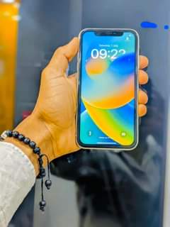 A picture of IPHONE 11 64GB DOUBLE LINE LAINI MBILI CLEAN SANA
