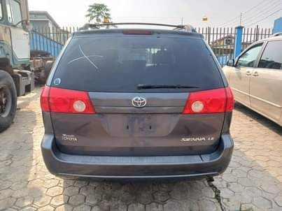 A picture of 2008 Toyota Sienna LE