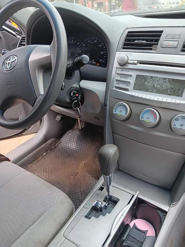 A picture of FOREIGN USED TOYOTA CAMRY 2010 ACCIDENT FREE April 2024 Entry