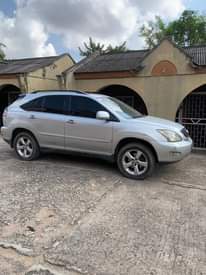 A picture of 2004 2005 Lexus RX 330 First Body