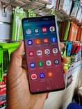 A picture of Samsung galaxy s10