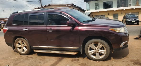 A picture of Keyless Toyota Highlander