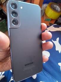 A picture of Samsung galaxy s22 plus
