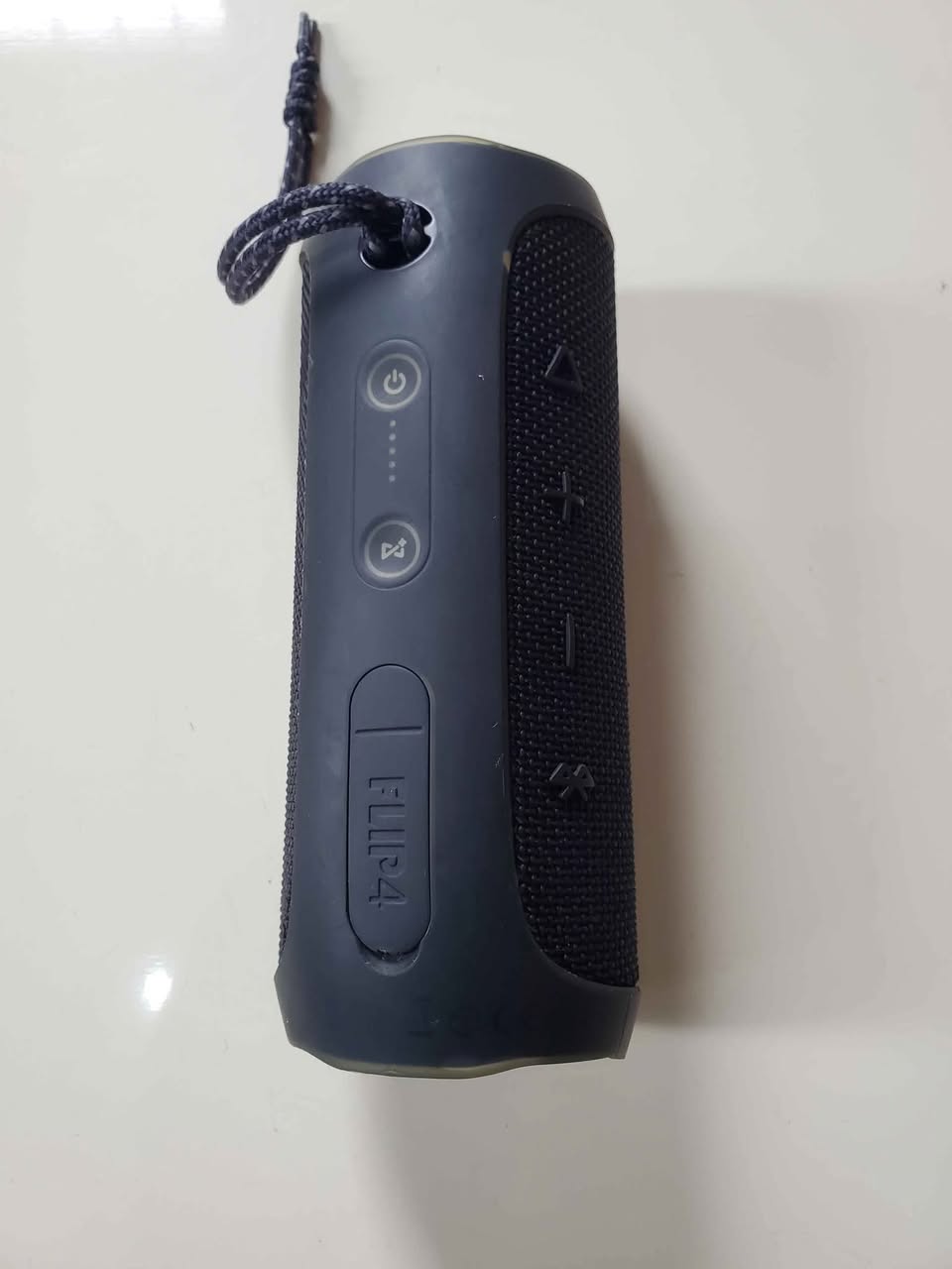 A picture of Uk used JBL Flip 4 battery still very strong price