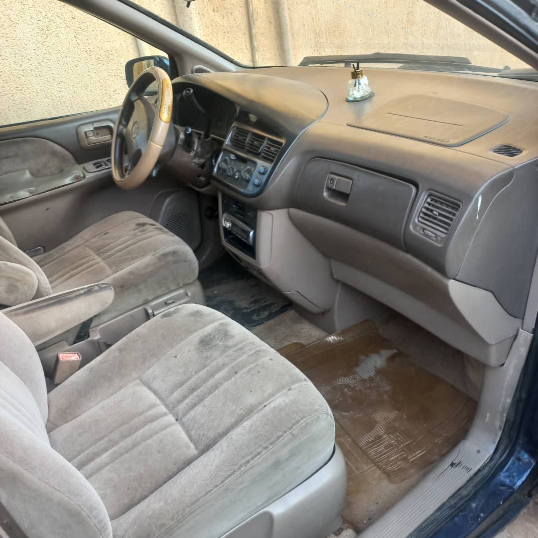 A picture of Toyota sienna