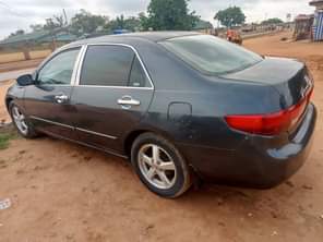 A picture of super clean 2004 model Honda Accord first body with unterperd