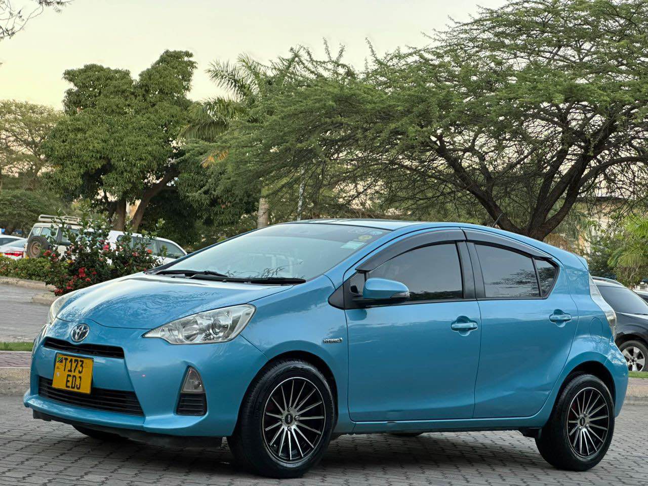 A picture of TOYOTA AQUA Contact 0761 380 608