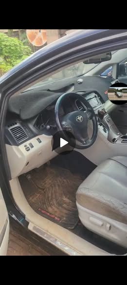 A picture of Super distress Sales 2010 TOYOTA VENZA