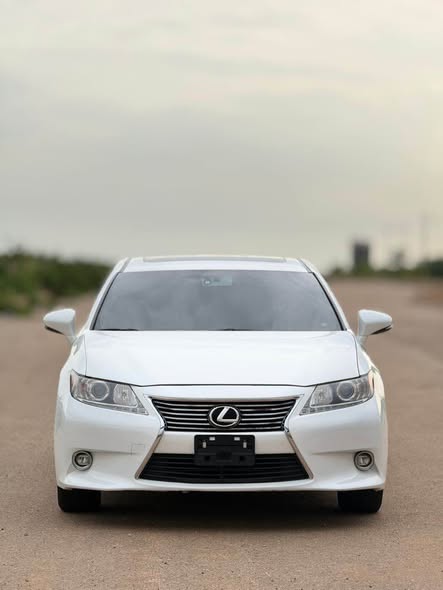 A picture of LEXUS ES350 2016 FOREIGN USED WITH ORIGINAL CUSTOM DUTY GOING