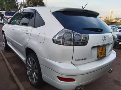 A picture of Toyota Harrier 2005 At 30m 0706044260 0774245262