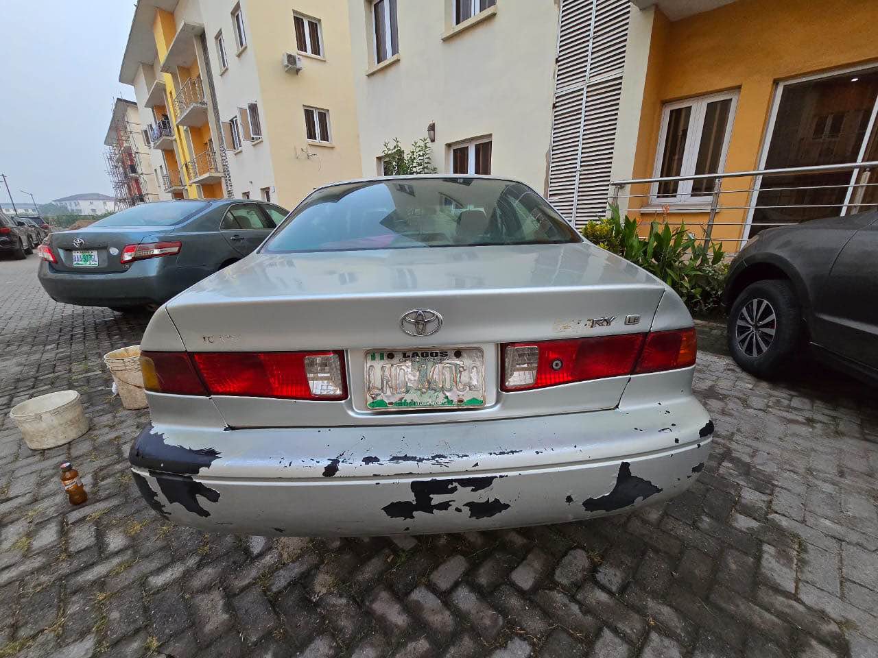 A picture of Toyota Camry droplight