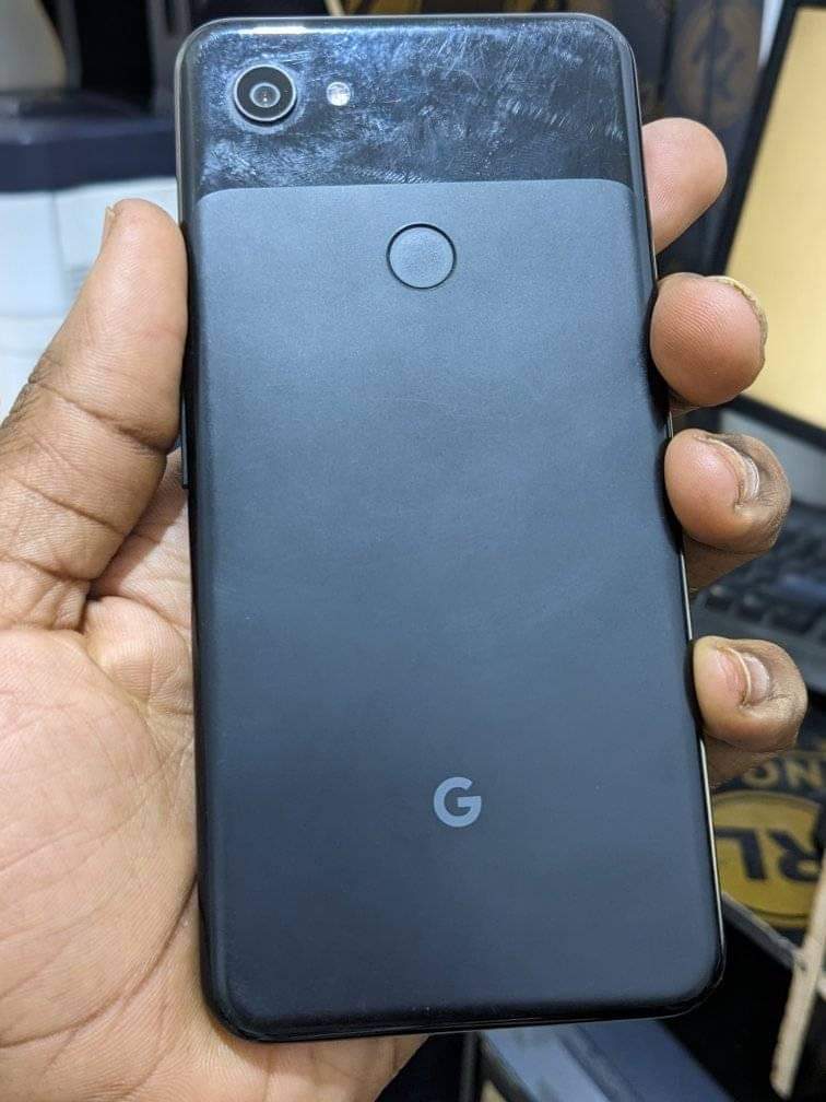 A picture of Google pixel 3a xl