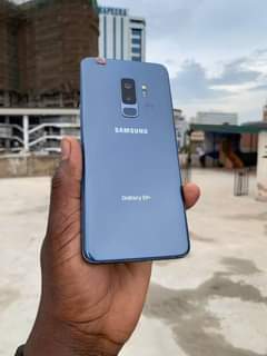 A picture of Samsung galaxy S9 64gb 6gbram check on me
