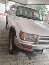 A picture of 1999 Toyota 4Runner