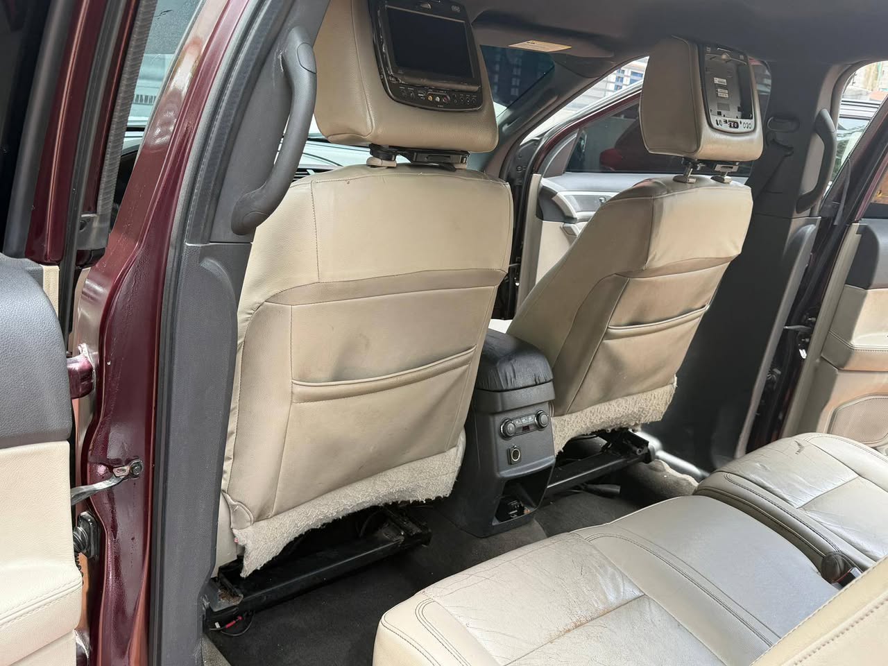 A picture of FORD EXPLORER 2014 FULL OPTION N7 5m