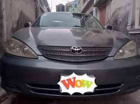A picture of 2005 toy toyota camry first body only the bumber flashed