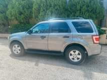 A picture of Ford Escape 2010 4 cylinder