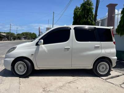 A picture of Toyota funcargo BK Engine 1Nz Cc 1290 Full Aircondition unaganda