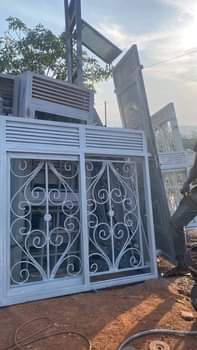 A picture of I make metallic doors windows gates balconies baglars whatsapp me