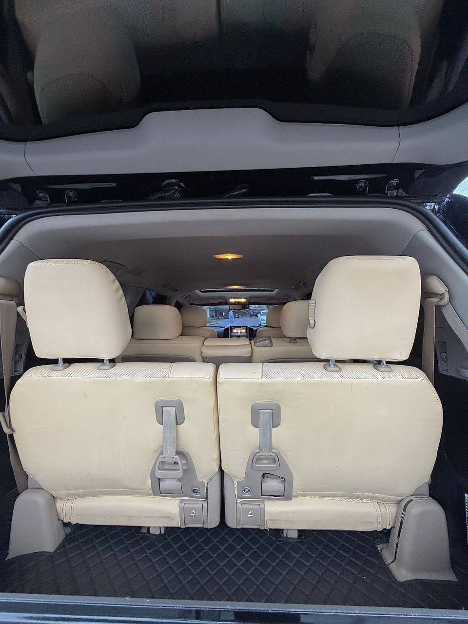 A picture of LAND CRUISER 200 series 0684528146 au 0764030794