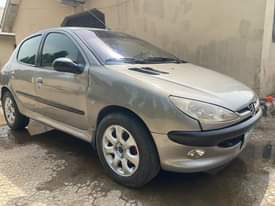A picture of Peugeot 206
