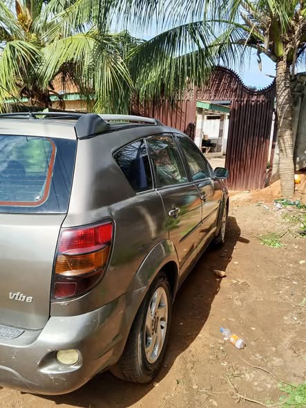 A picture of Pontiac vibe 04