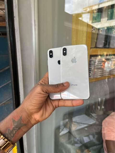 A picture of IPHONE X NO FACE 290 000 NJOO CHAP