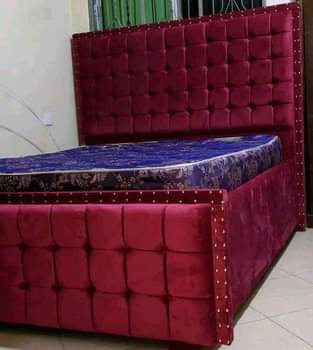 A picture of Bed sofa 220 000 usafi bure mpakanyumbani