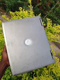 A picture of Nakupa hii dell na elf 30 juu Wewe nipe cm