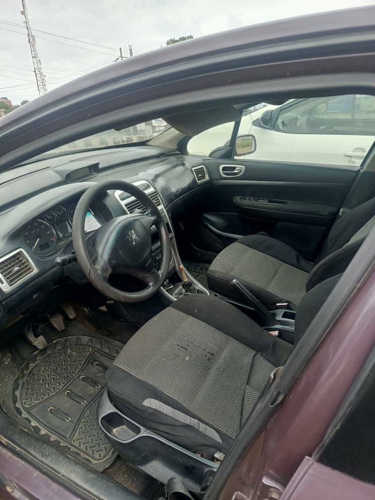 A picture of Distress Peugeot 307 Peugeot 307 2M Last plz Not Negotiable