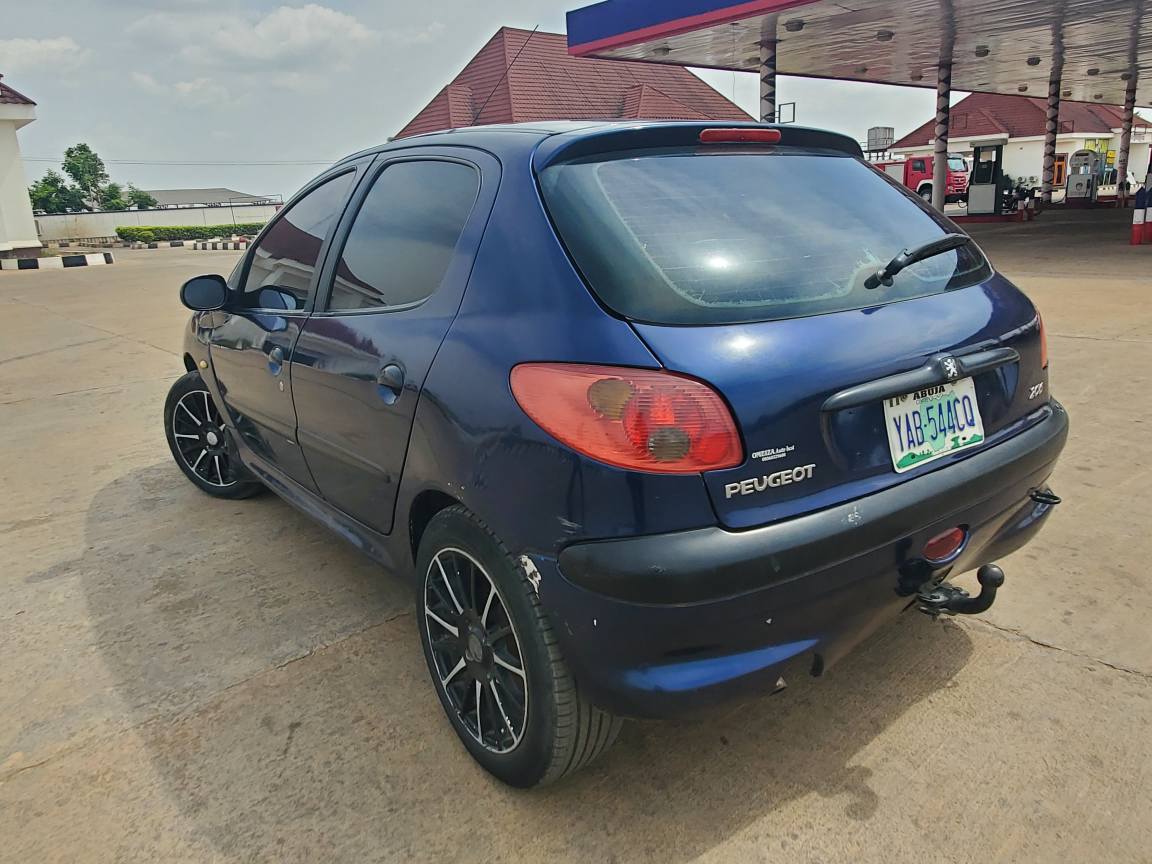 A picture of Peugeot 206 Automatic
