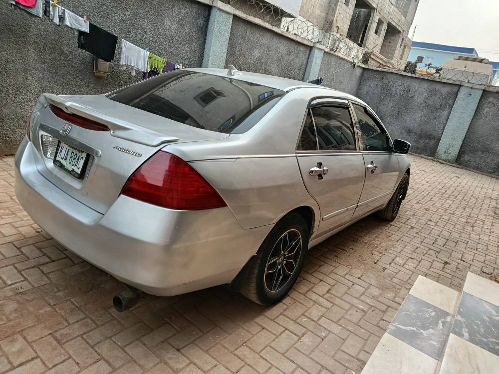 A picture of 2007 honda dc